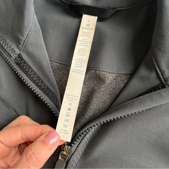 Lululemon Round Trip Swift Ultra Light Slim Ribbed Panel Jacket Melanite Gray - Picture 3 of 14